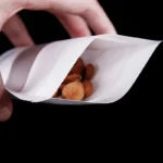 pochon-plastique-personnalisé-fenetre-blanc